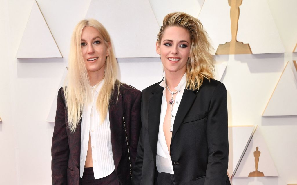 Kristen Stewart marries Dylan Meyer