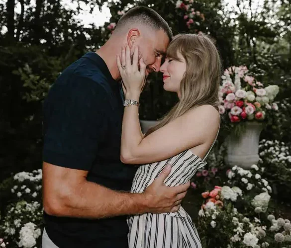 Taylor Swift Travis Kelce Engaged