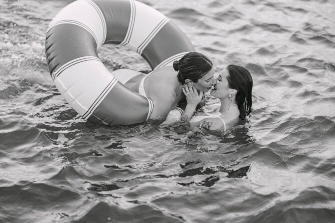 Best Wedding Kisses 2025