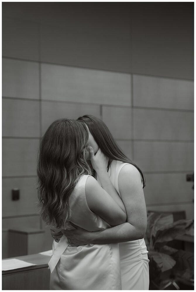 lesbian courthouse elopement 17