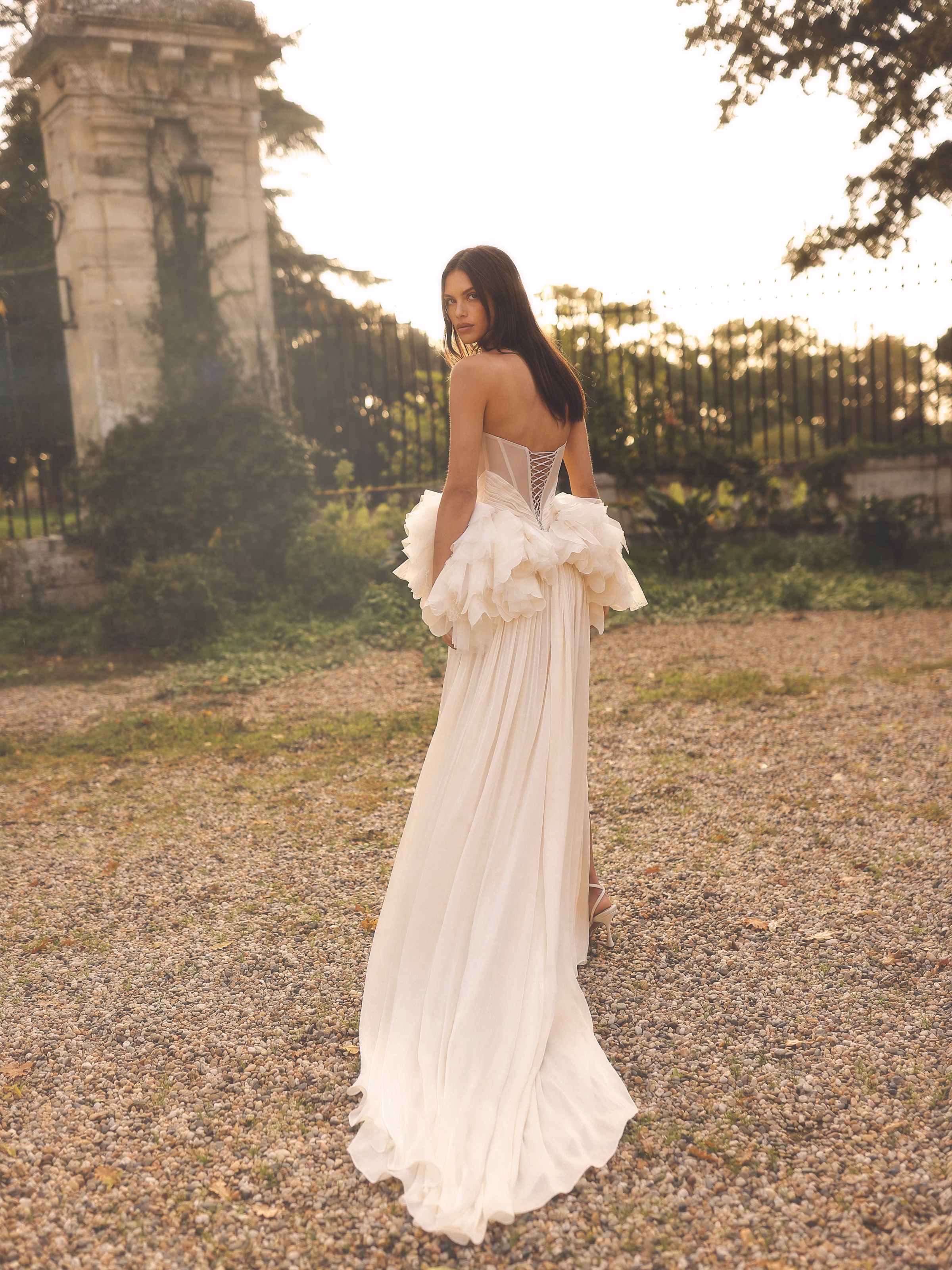 Armin 3 2 - 18 Taylor Swift Wedding Dress Predictions From Top Bridal Designers Armin 3 2