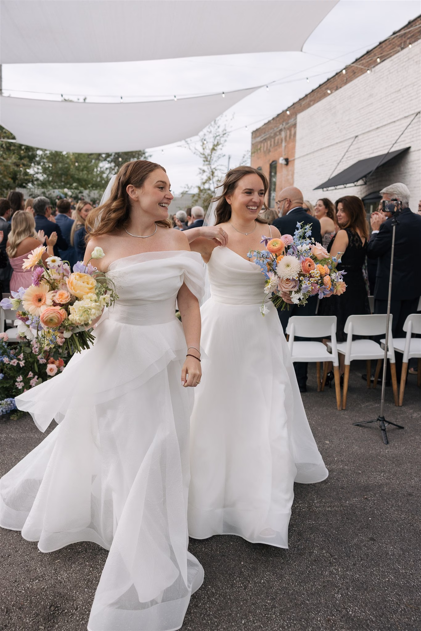 AllieLindsey91325 0663 - Urban Garden Cleveland Wedding With a Merch Station AllieLindsey91325 0663