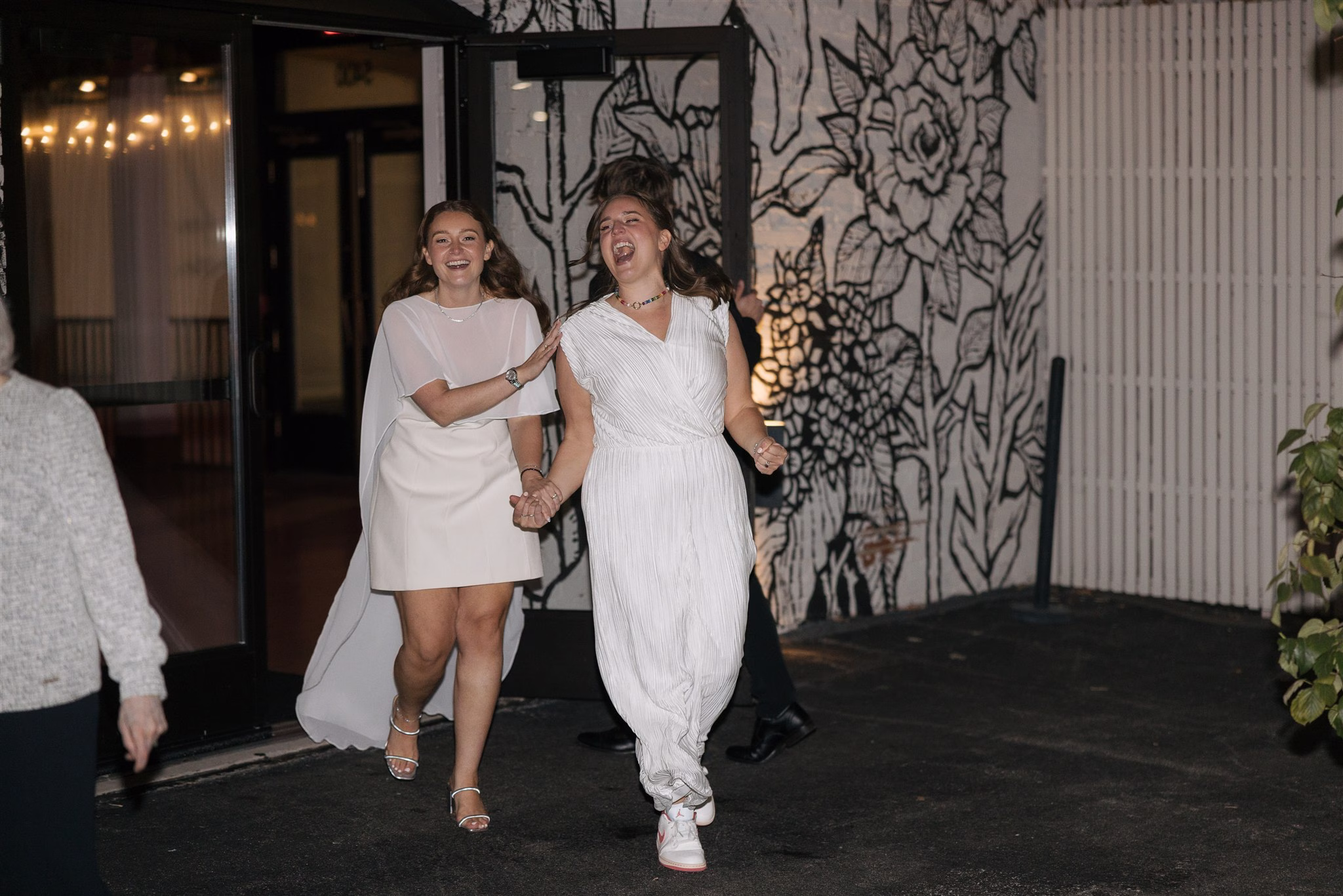 AllieLindsey91325 1077 - Urban Garden Cleveland Wedding With a Merch Station AllieLindsey91325 1077