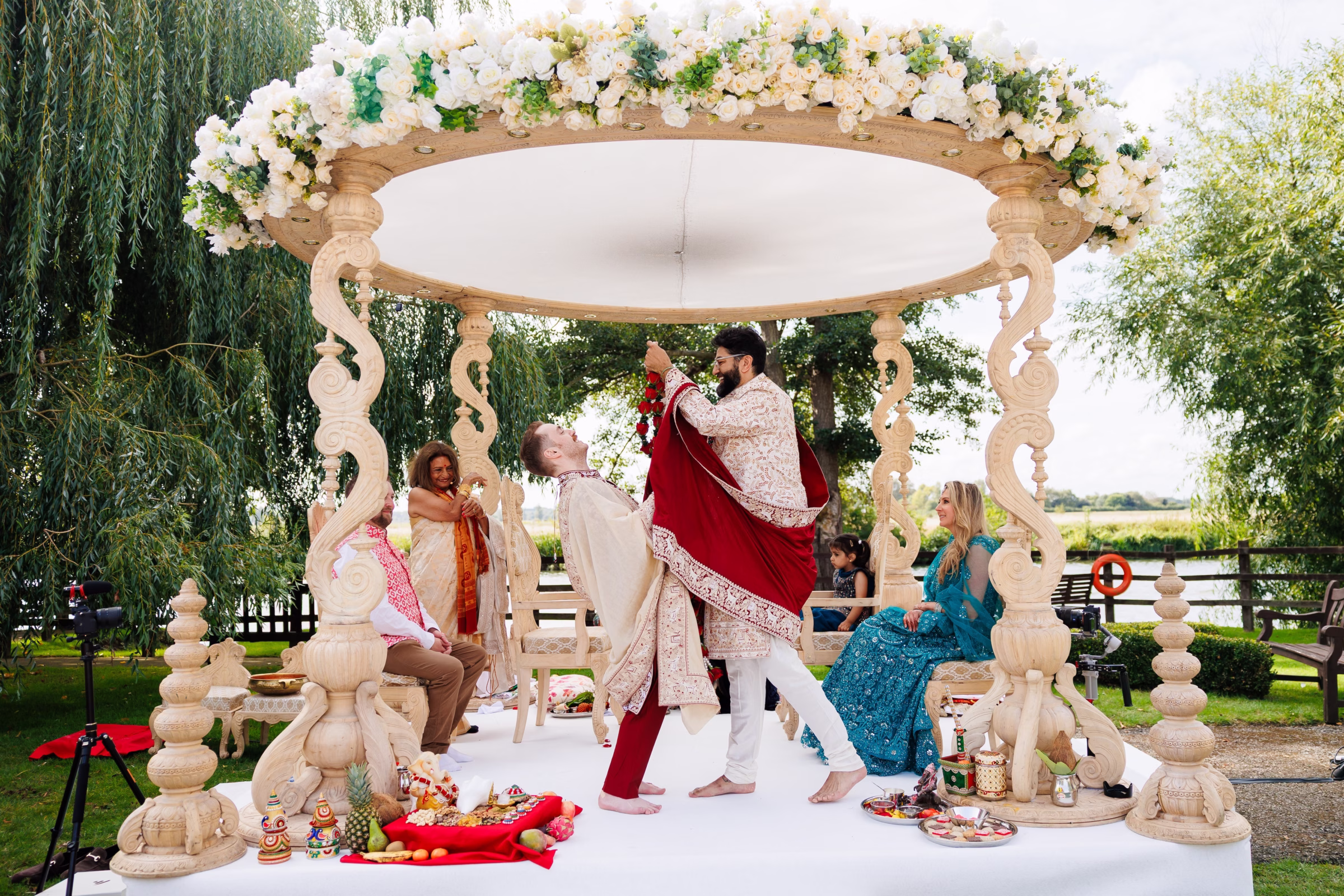 SH NT0021 - This Joyful Gay Hindu Wedding Happened at a Nursing Home -- and There's a Heartwarming Reason Why SH NT0021