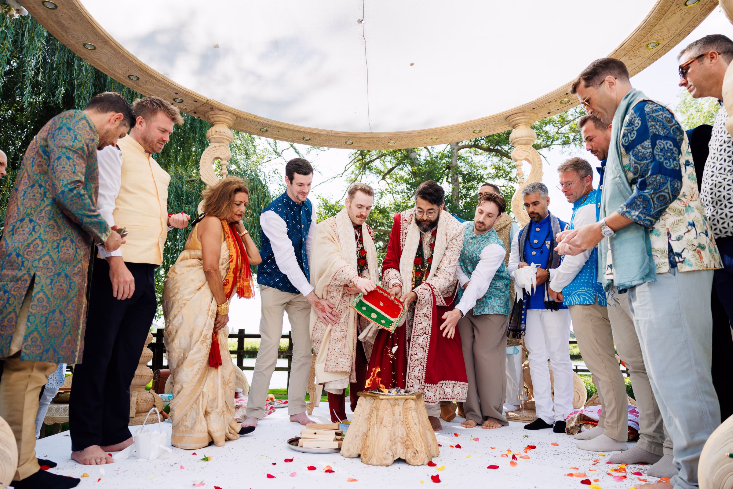 SH NT0031 - This Joyful Gay Hindu Wedding Happened at a Nursing Home -- and There's a Heartwarming Reason Why SH NT0031