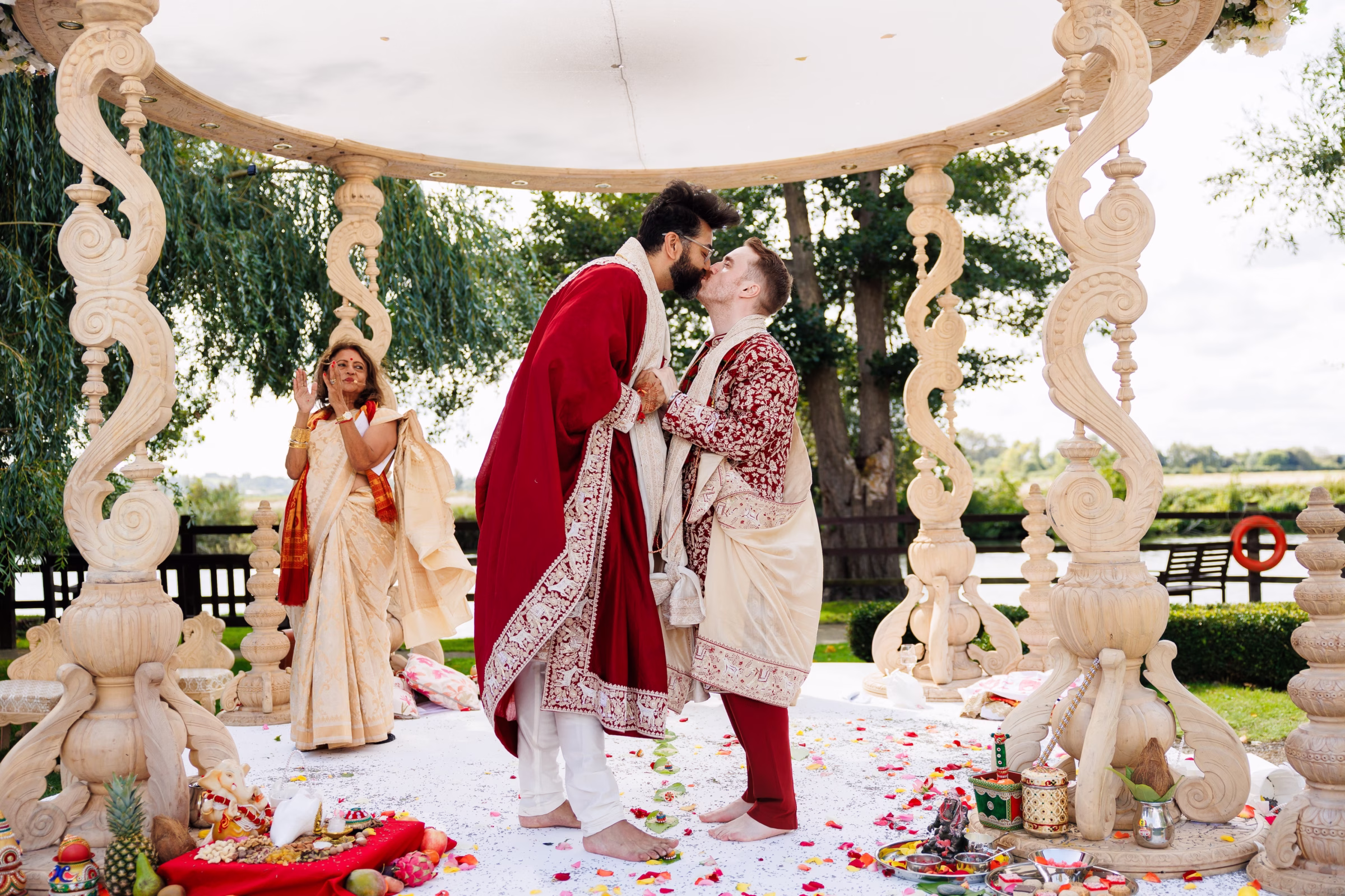 SH NT0037 - This Joyful Gay Hindu Wedding Happened at a Nursing Home -- and There's a Heartwarming Reason Why SH NT0037